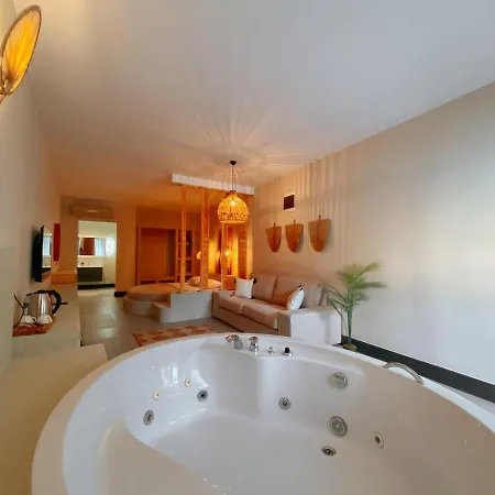 Clotho Suites - Golden Life Resort *