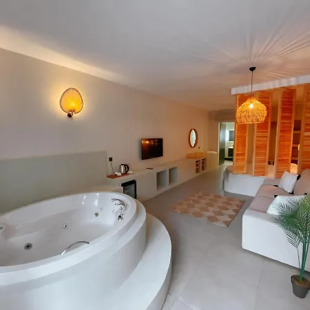 아파트호텔 Clotho Suites - Golden Life Resort *